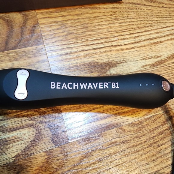 Beachwaver B1 Rotating Curling Iron in Midnight Rose - Picture 8 of 11